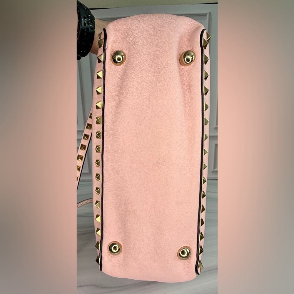 Valentino Garavani Rockstud Blush Pink 2-Way Tote Crossbody Bag With Gold Studs - Picture 6 of 7